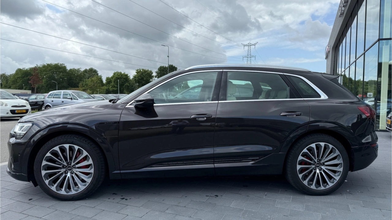 Audi Q8 e-tron 55 quattro Advanced Edition 115 kWh | Stoelventilatie | Trekhaak | B&O | Panorama dak |