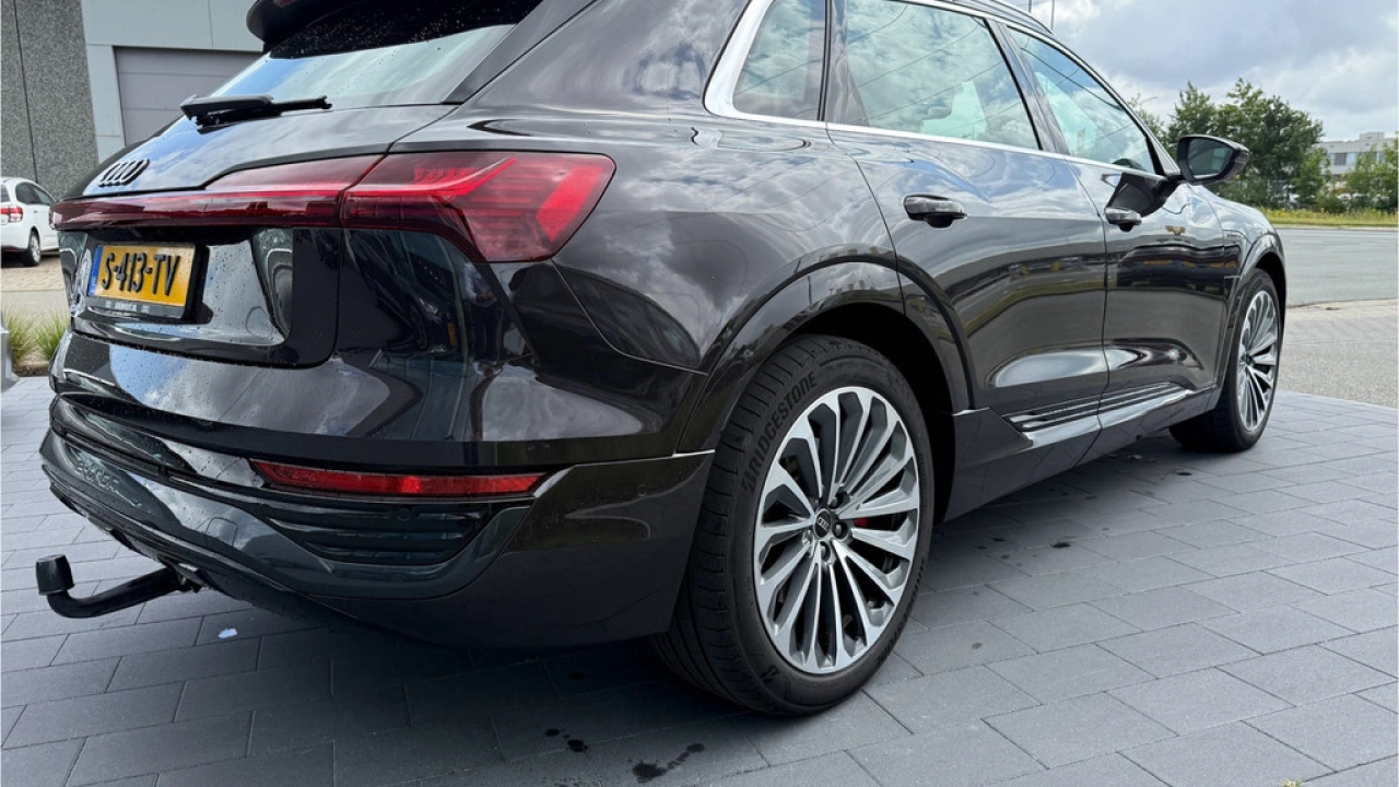 Audi Q8 e-tron 55 quattro Advanced Edition 115 kWh | Stoelventilatie | Trekhaak | B&O | Panorama dak |