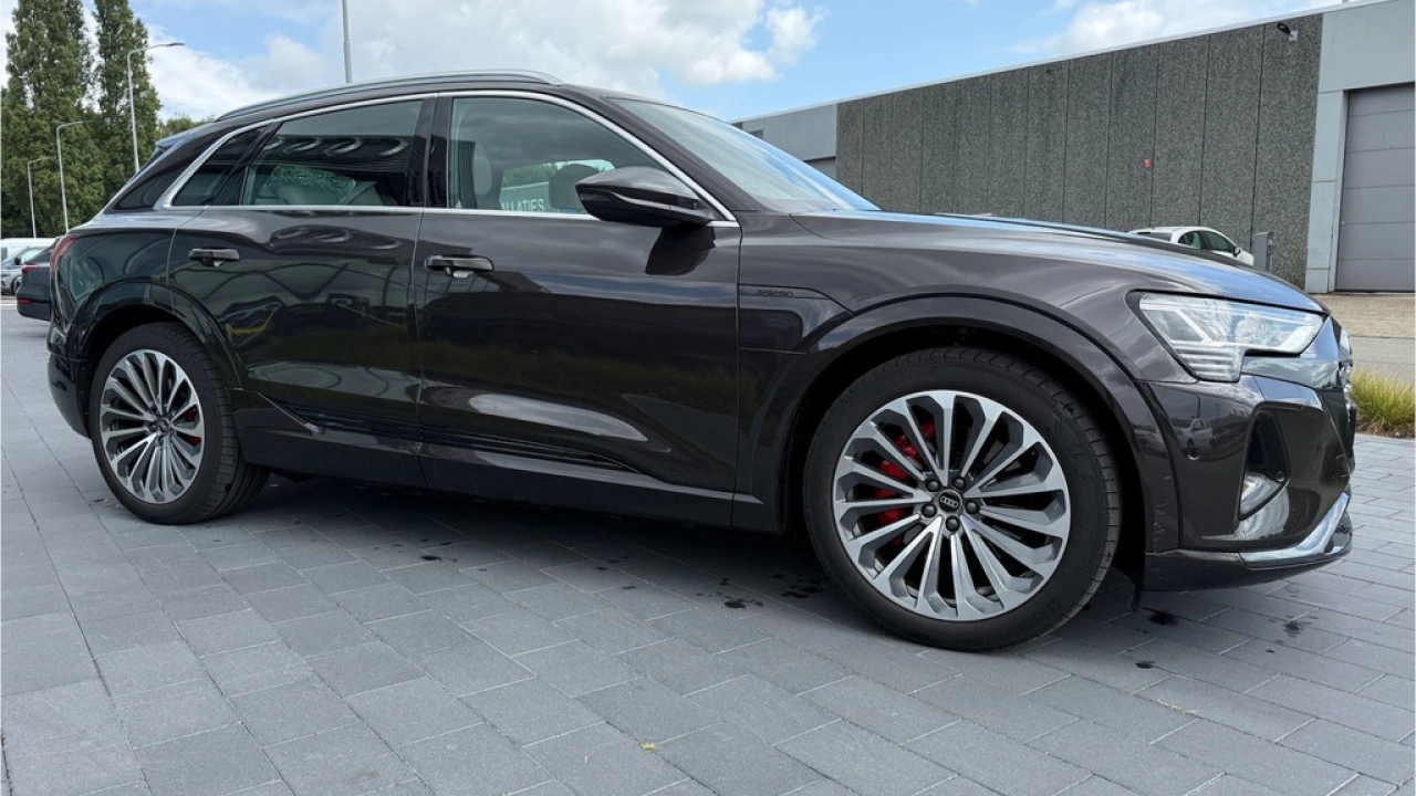 Audi Q8 e-tron 55 quattro Advanced Edition 115 kWh | Stoelventilatie | Trekhaak | B&O | Panorama dak |