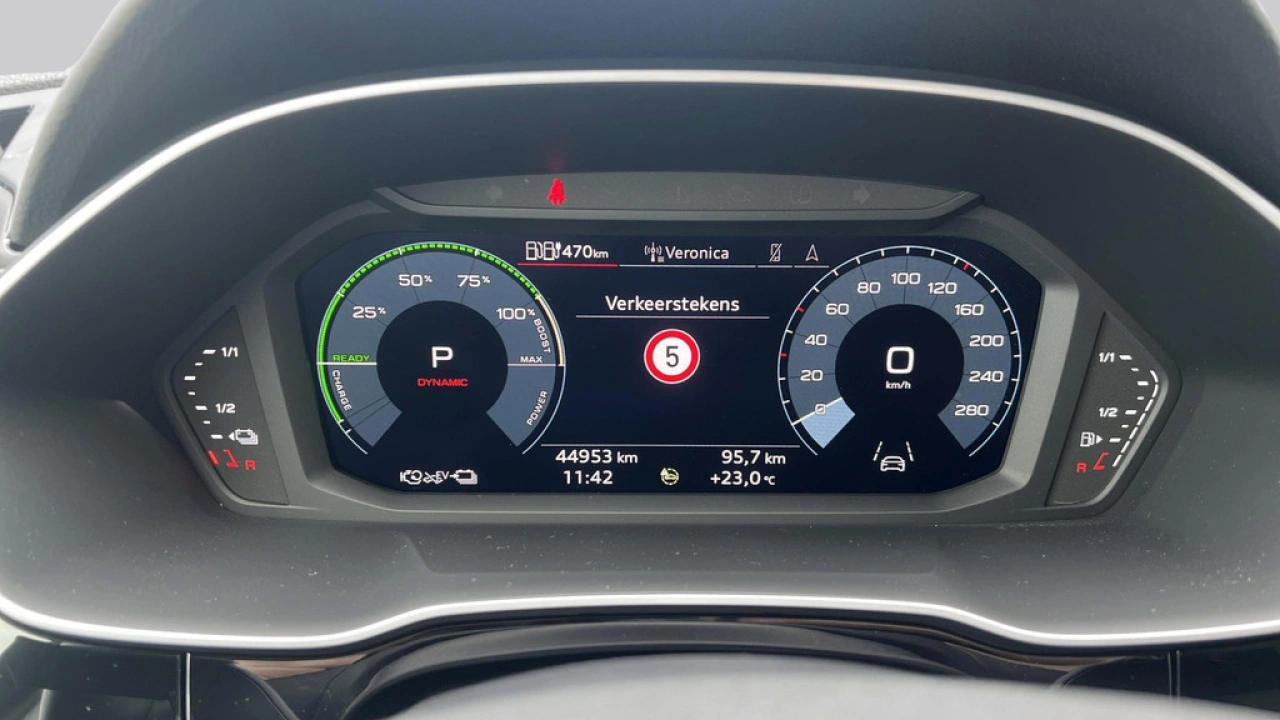 Audi Q3 45 TFSI e 245Pk Advanced Edition / Trekhaak / Stoelverwarming / PDC V+A
