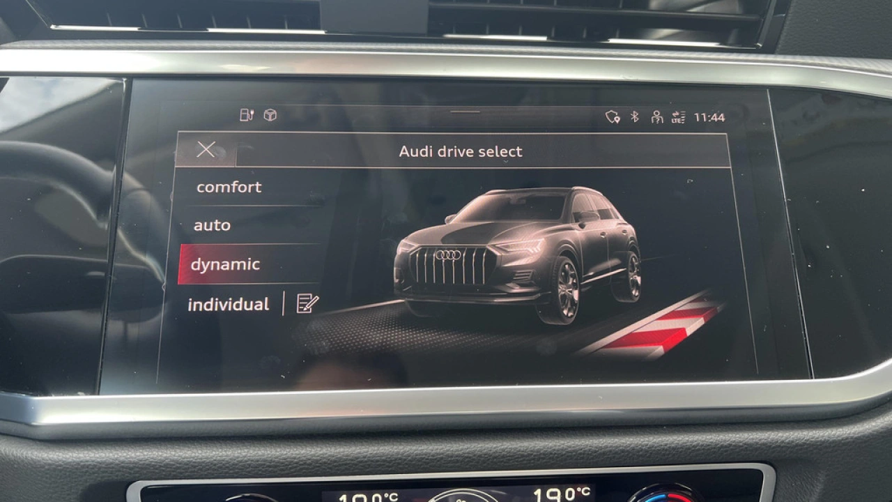 Audi Q3 45 TFSI e 245Pk Advanced Edition / Trekhaak / Stoelverwarming / PDC V+A