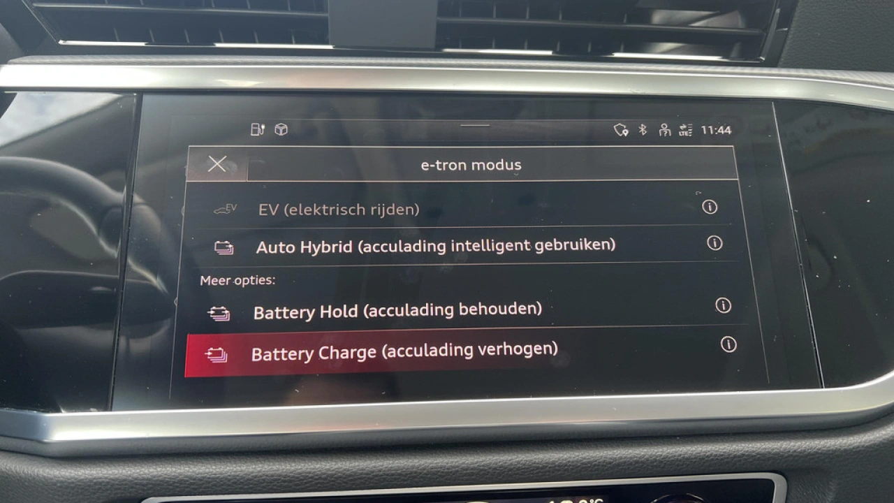 Audi Q3 45 TFSI e 245Pk Advanced Edition / Trekhaak / Stoelverwarming / PDC V+A