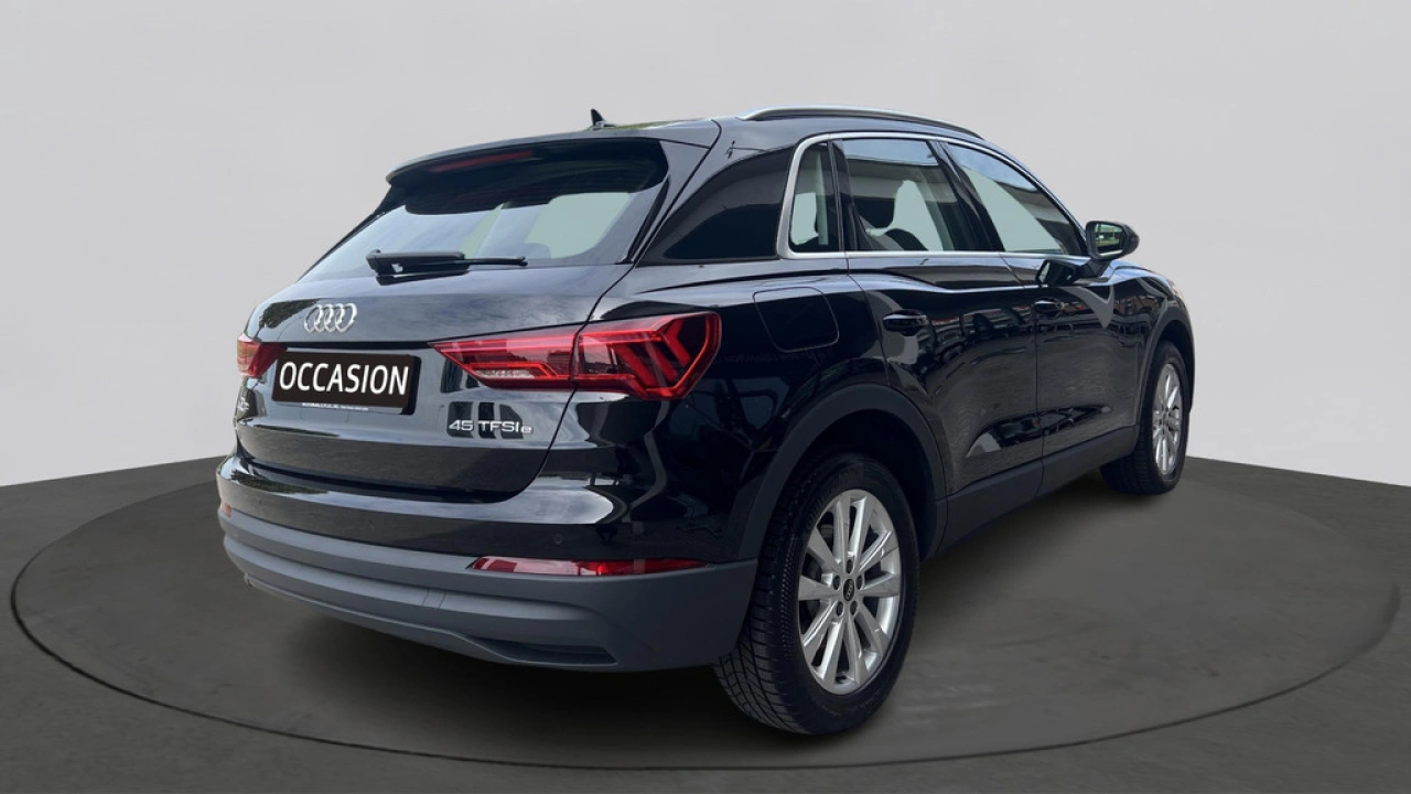 Audi Q3 45 TFSI e 245Pk Advanced Edition / Trekhaak / Stoelverwarming / PDC V+A