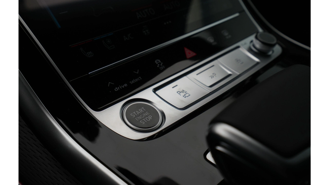 Audi Q8 60 TFSI e 490 Tiptronic Pro Line S Competition