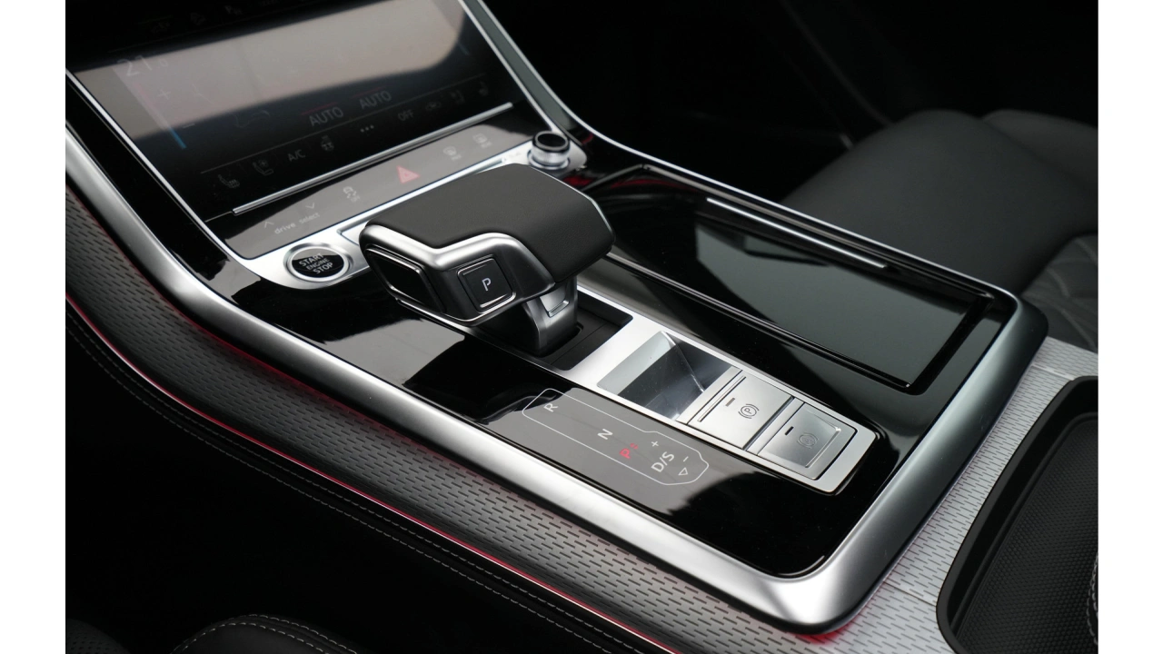Audi Q8 60 TFSI e 490 Tiptronic Pro Line S Competition