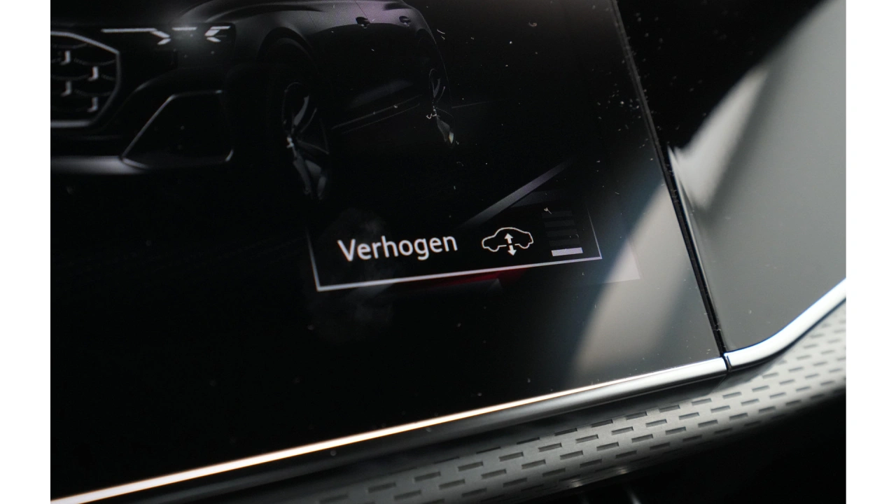 Audi Q8 60 TFSI e 490 Tiptronic Pro Line S Competition