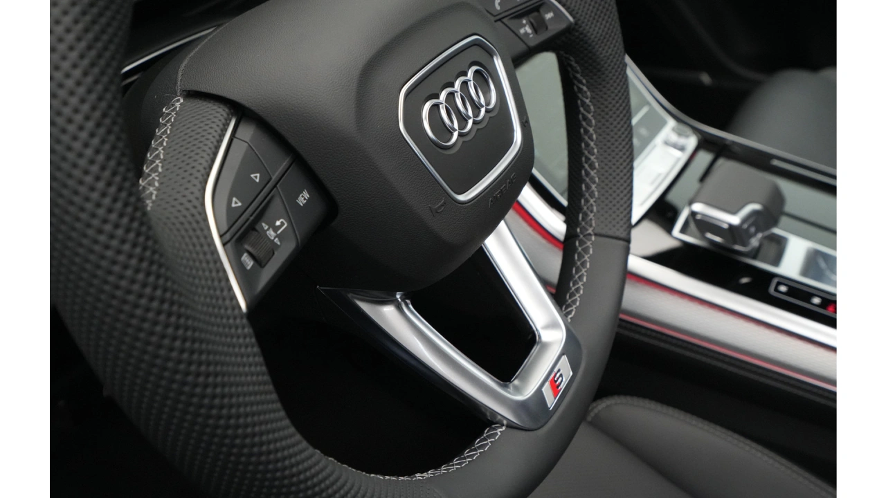 Audi Q8 60 TFSI e 490 Tiptronic Pro Line S Competition