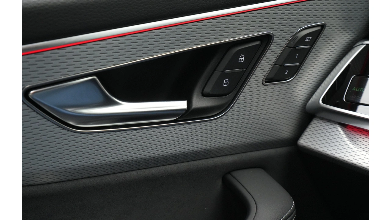 Audi Q8 60 TFSI e 490 Tiptronic Pro Line S Competition