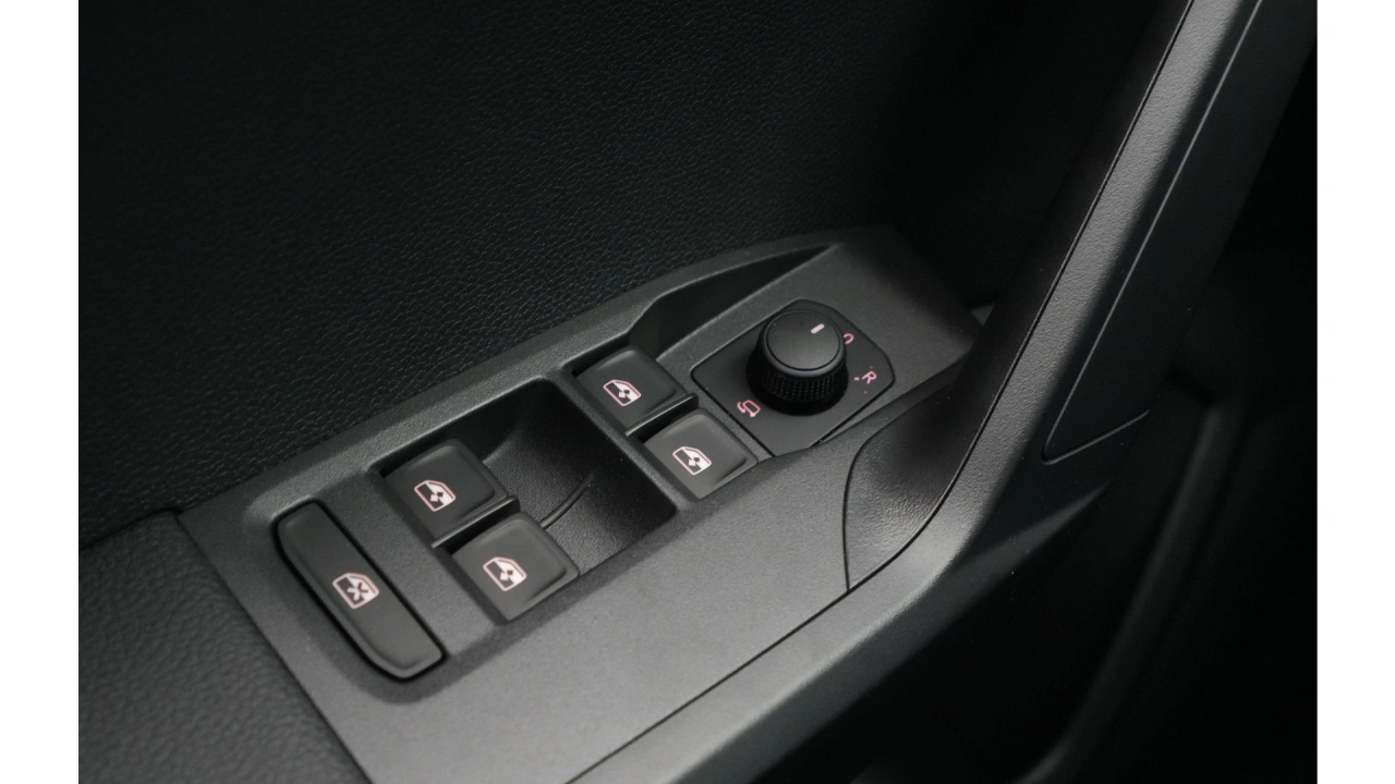 SEAT Arona 1.0 EcoTSI 95 5MT Style Business Connect