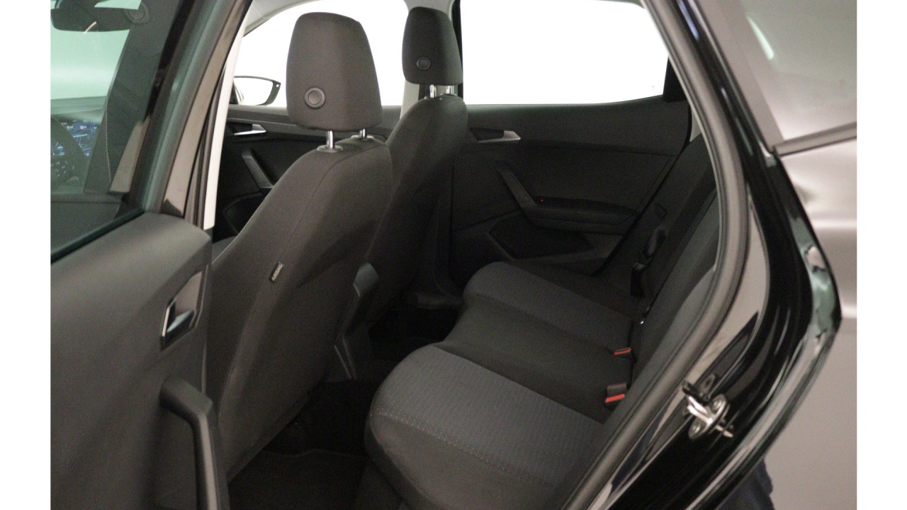 SEAT Arona 1.0 EcoTSI 95 5MT Style Business Connect