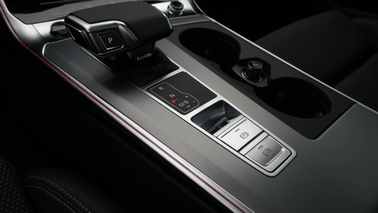 Audi A6 Avant 50 TFSI e quattro 299 S tronic S edition Competition