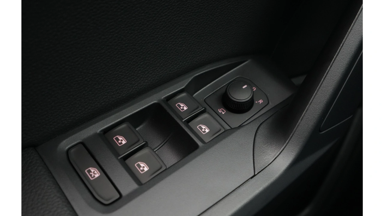 SEAT Ibiza 1.0 EcoTSI 95 5MT FR Business Connect