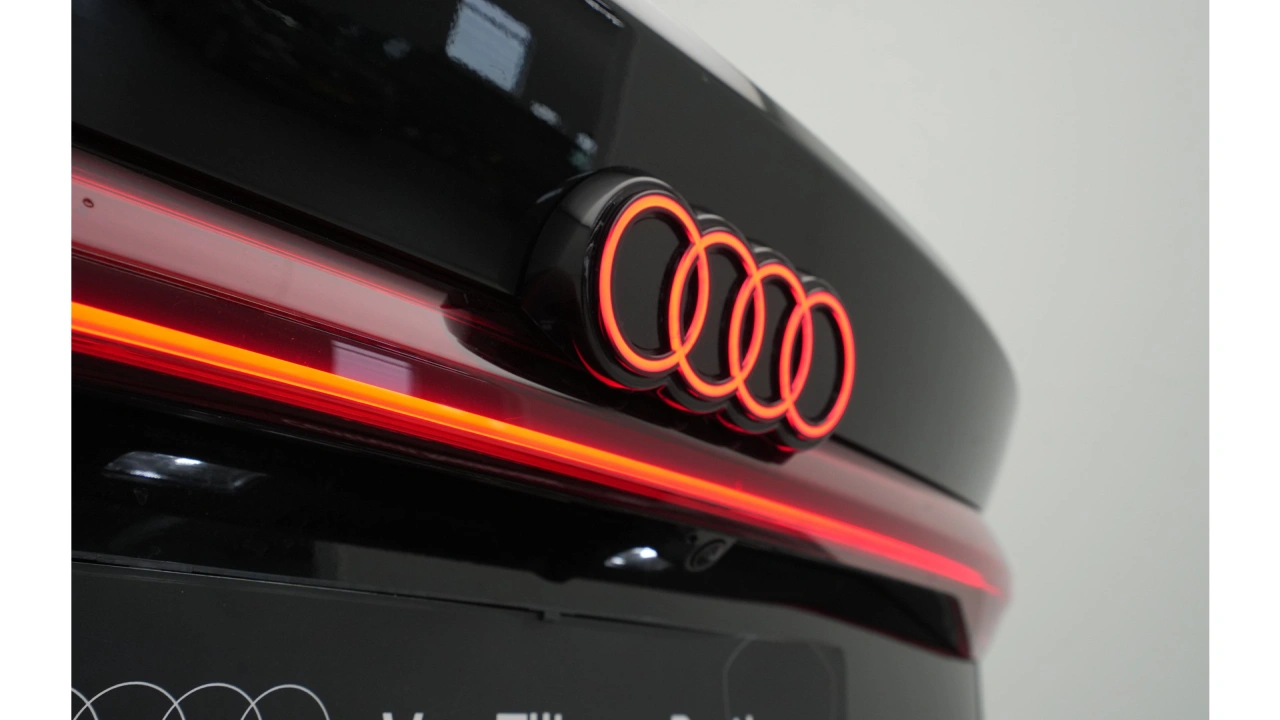 Audi A6 Sportback e-tron 367 1AT S edition