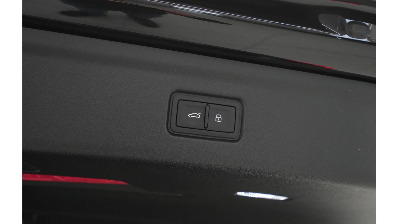 Audi A6 Sportback e-tron 367 1AT S edition