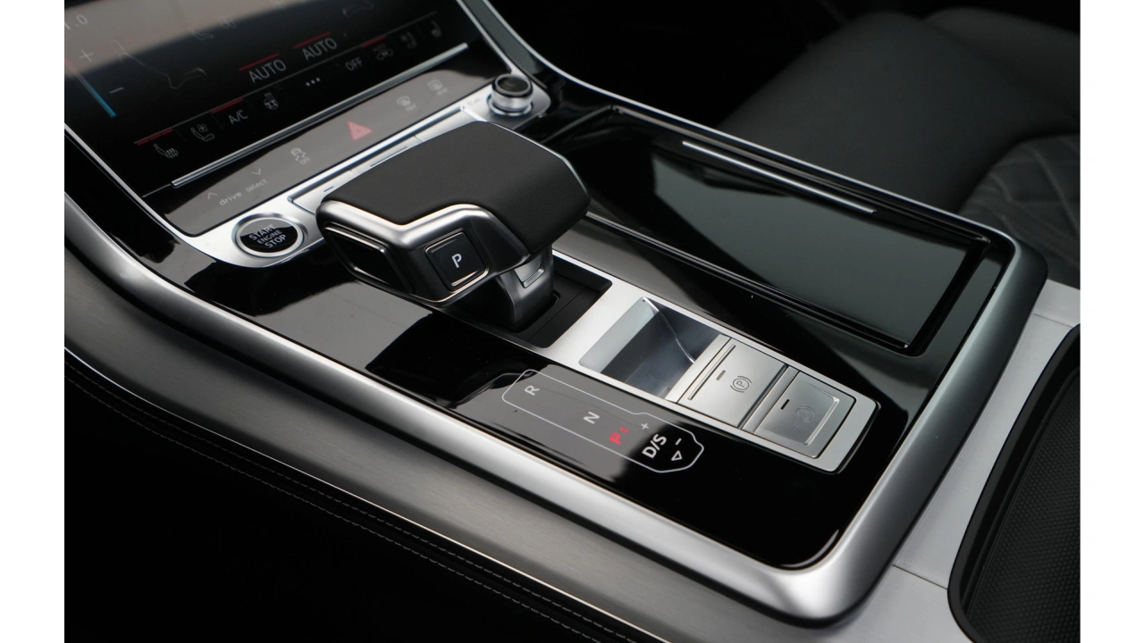Audi Q8 55 TFSI e 394 Tiptronic Pro Line S