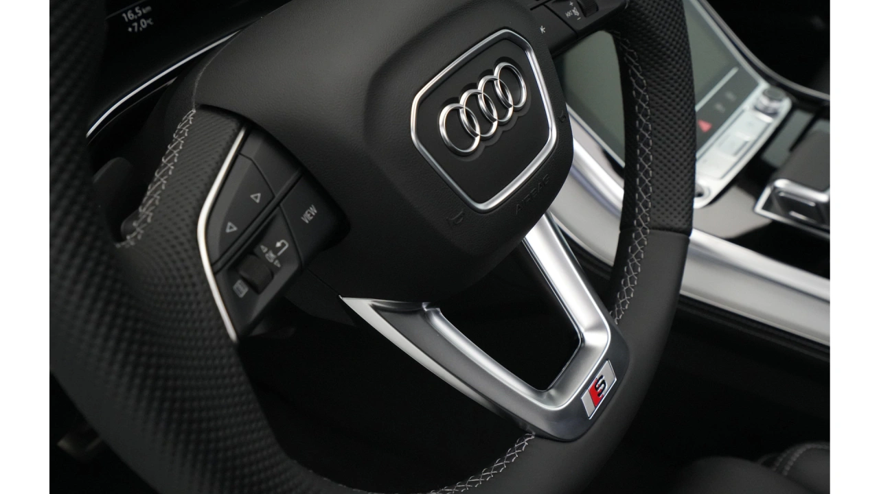 Audi Q8 55 TFSI e 394 Tiptronic Pro Line S