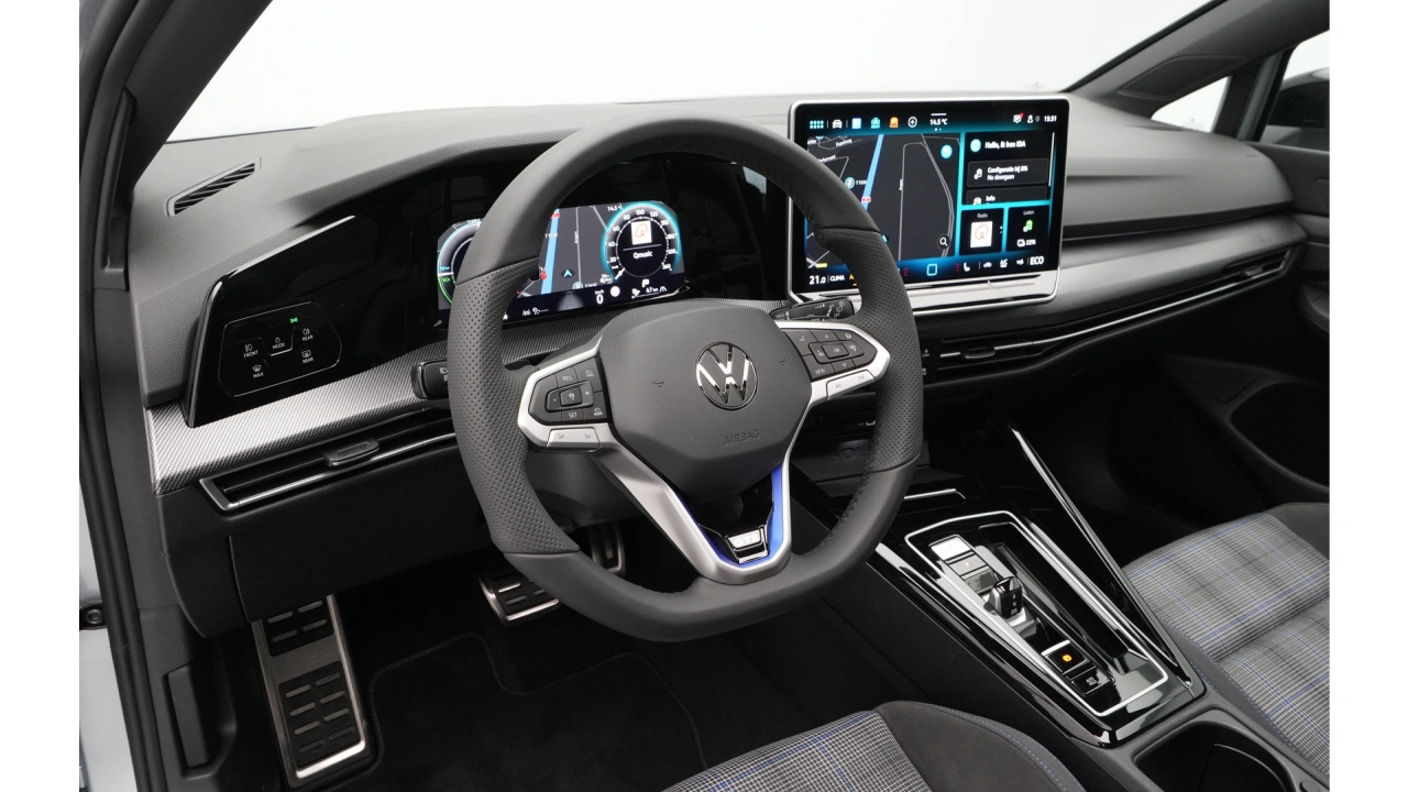 Volkswagen Golf 1.5 eHybrid 272 6DSG GTE