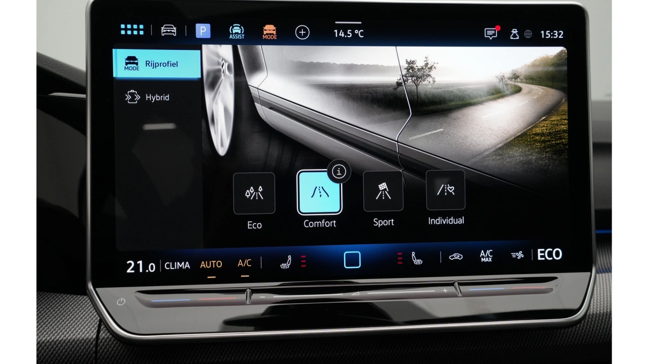 Volkswagen Golf 1.5 eHybrid 272 6DSG GTE