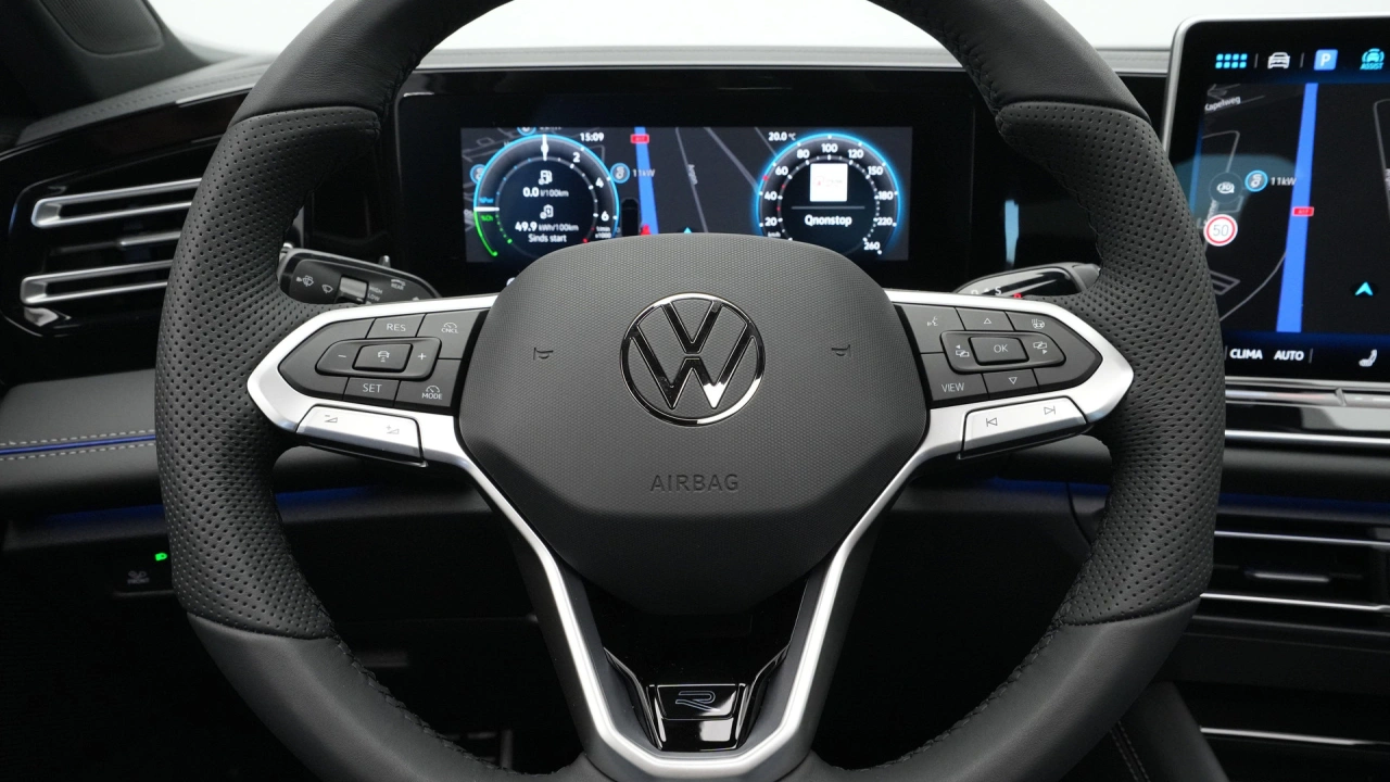 Volkswagen Tiguan 1.5 eHybrid 204 6DSG R-Line Edition