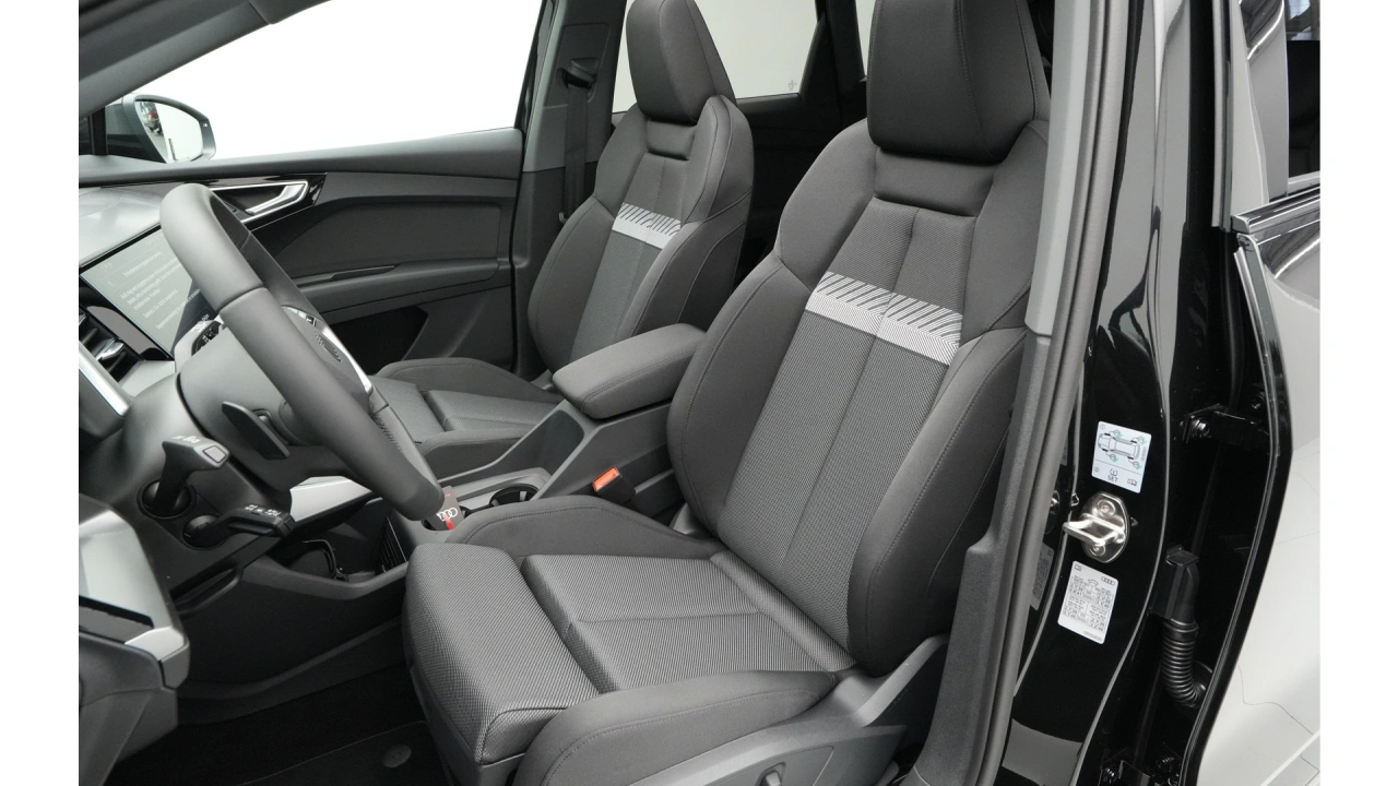 Audi Q4 e-tron Q4 45 e-tron quattro 286 1AT Advanced edition