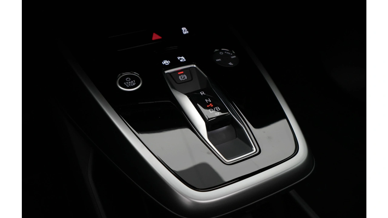Audi Q4 e-tron Q4 45 e-tron quattro 286 1AT Advanced edition