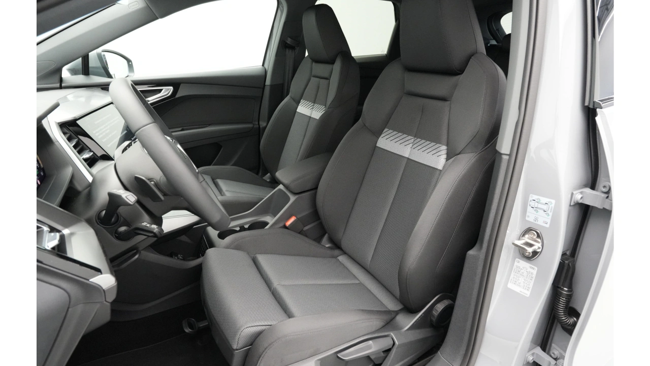 Audi Q4 e-tron Q4 45 e-tron quattro 286 1AT Advanced edition