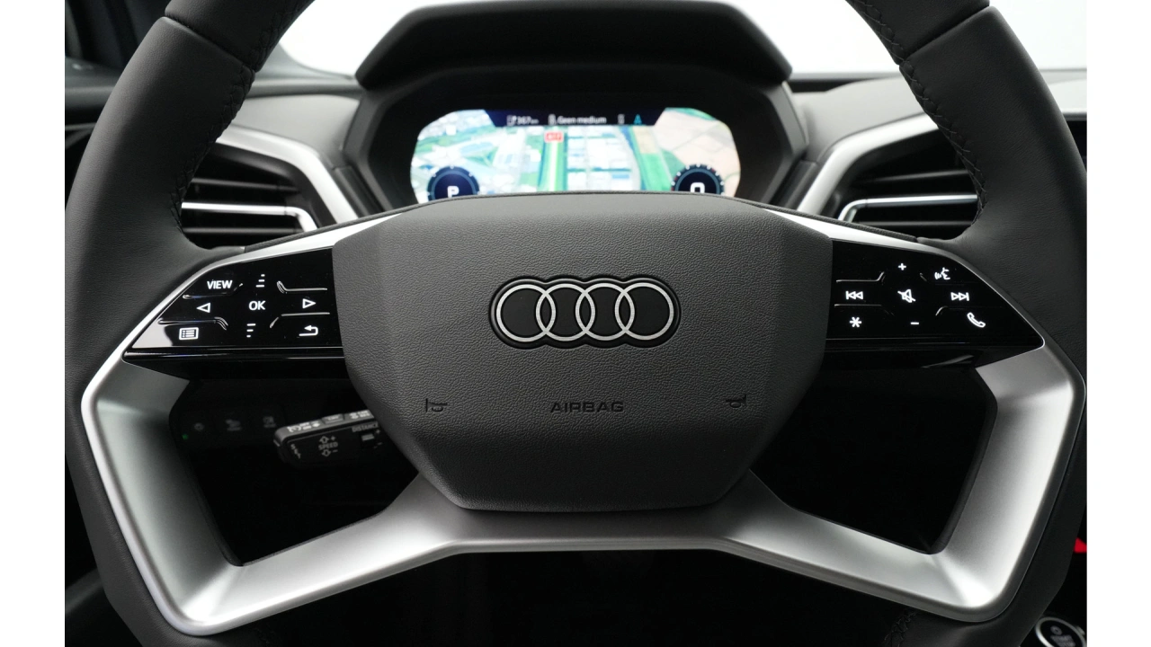 Audi Q4 e-tron Q4 45 e-tron quattro 286 1AT Advanced edition