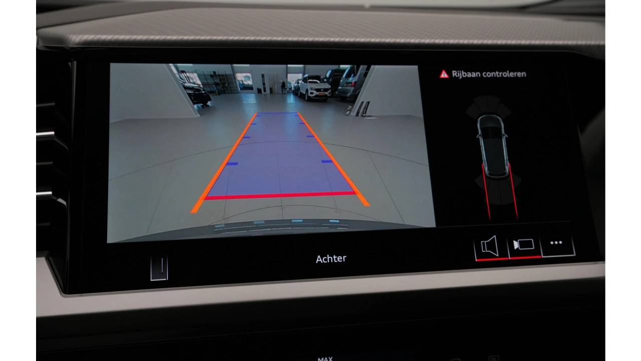 Audi Q4 e-tron Q4 45 e-tron quattro 286 1AT Advanced edition