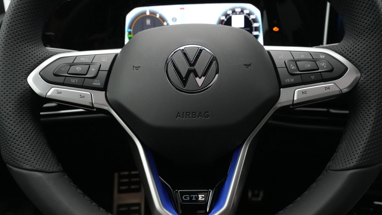 Volkswagen Golf 1.5 eHybrid 272 6DSG GTE