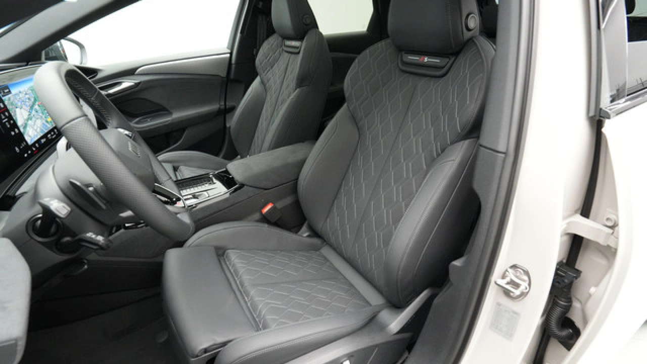 Audi A6 Avant e-tron 367 1AT S edition
