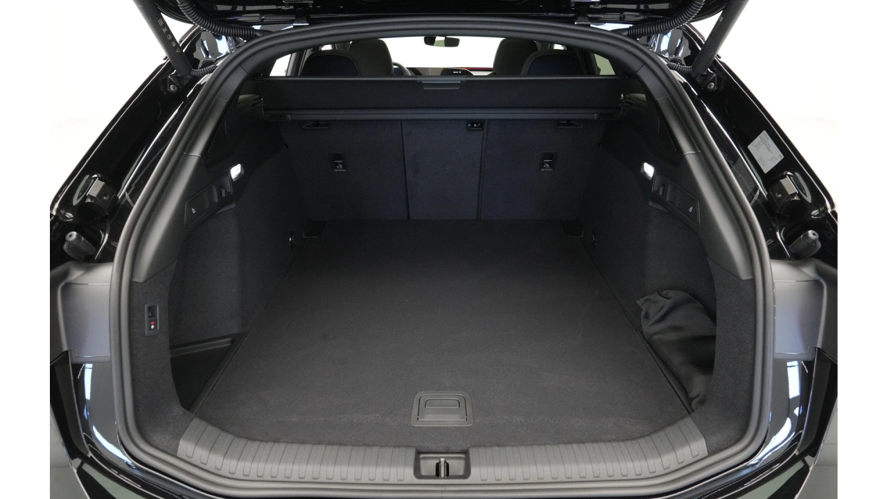 Audi A6 Avant e-tron 367 1AT S edition