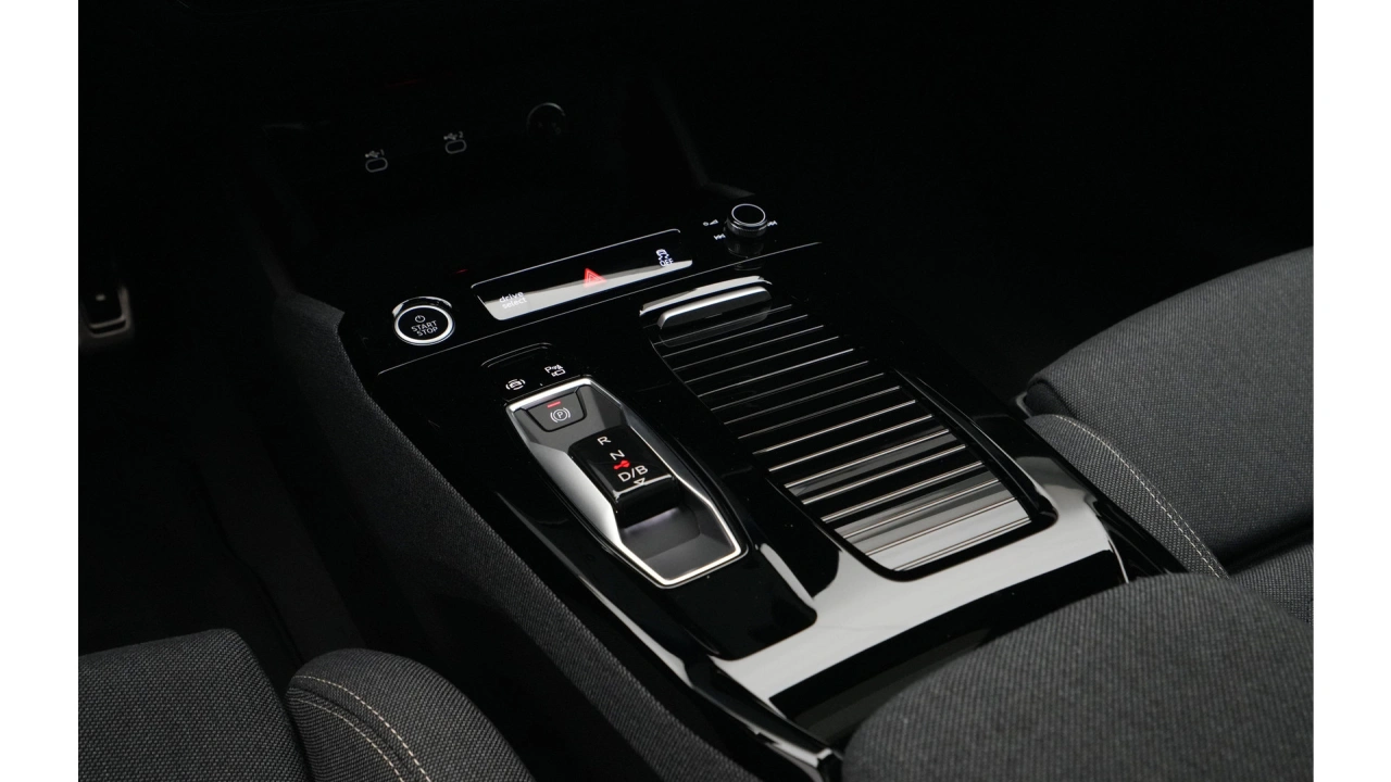 Audi A6 Avant e-tron 367 1AT S edition