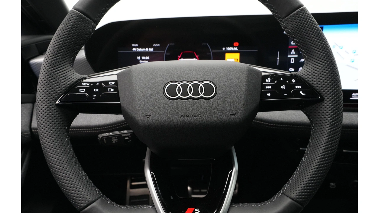Audi A6 Avant e-tron 367 1AT S edition