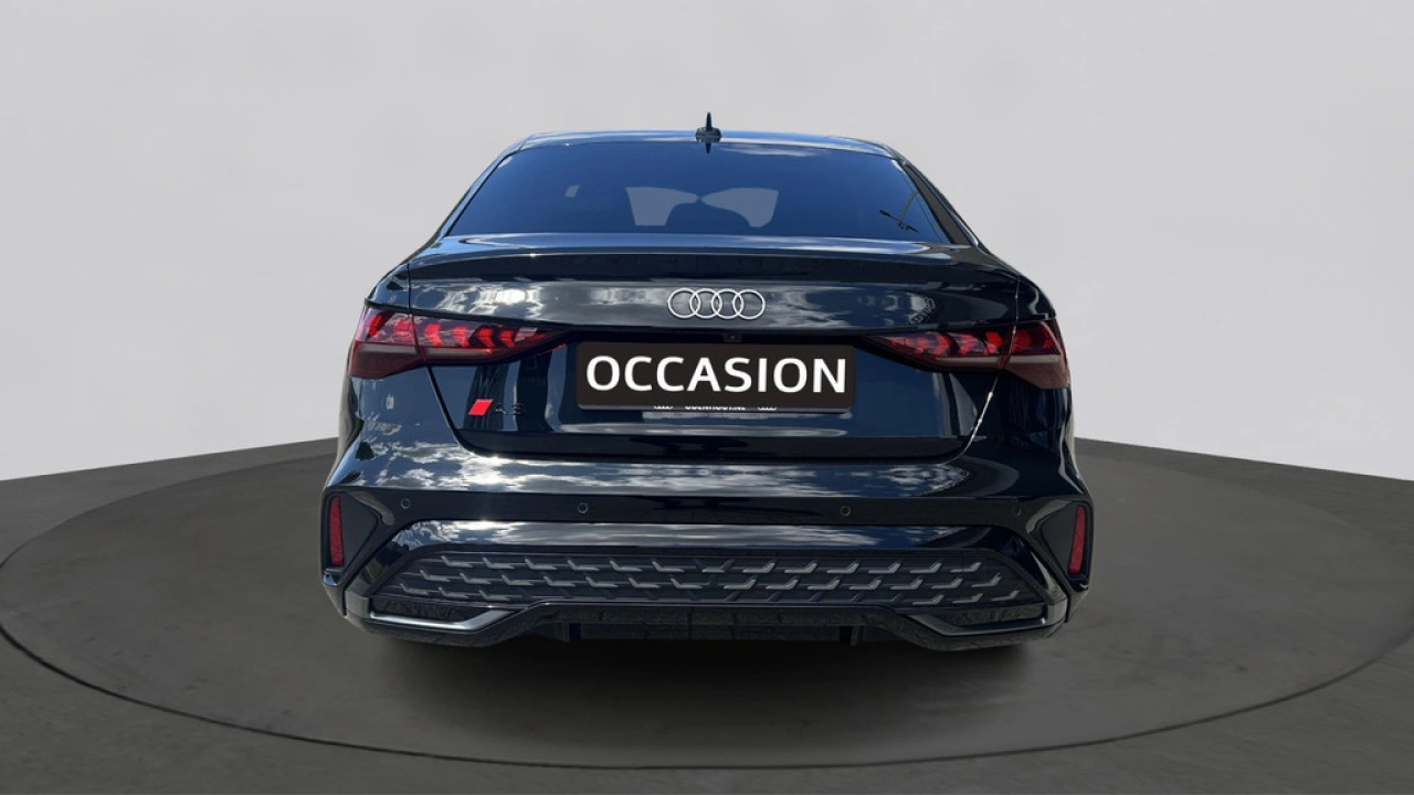 Audi A3 Limousine 30 TFSI 116Pk S Edition / Parking Plus / Comfort Plus / Privacyglas
