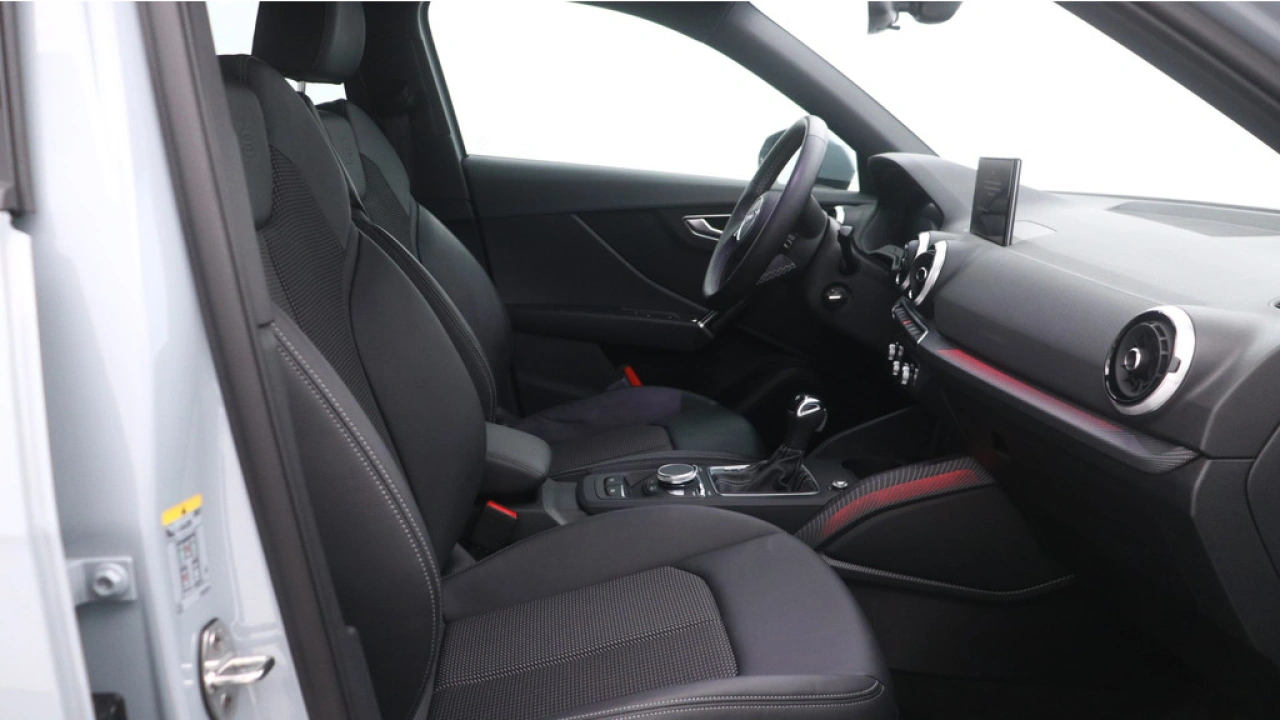Audi Q2 35 TFSI S Edition | Navigatie | Carplay | PDC| Adaptive cruise |