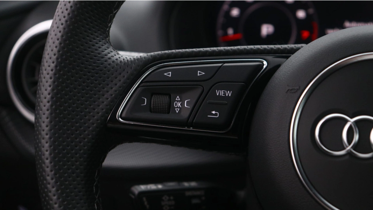 Audi Q2 35 TFSI S Edition | Navigatie | Carplay | PDC| Adaptive cruise |