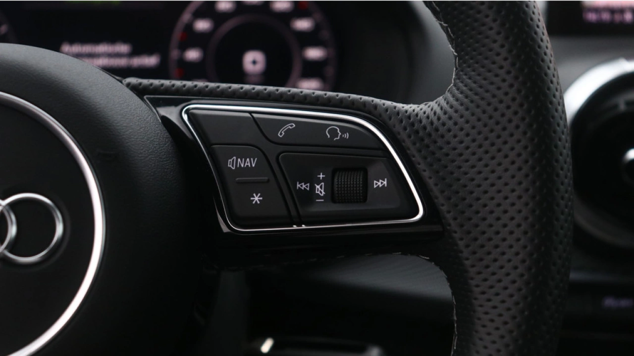 Audi Q2 35 TFSI S Edition | Navigatie | Carplay | PDC| Adaptive cruise |