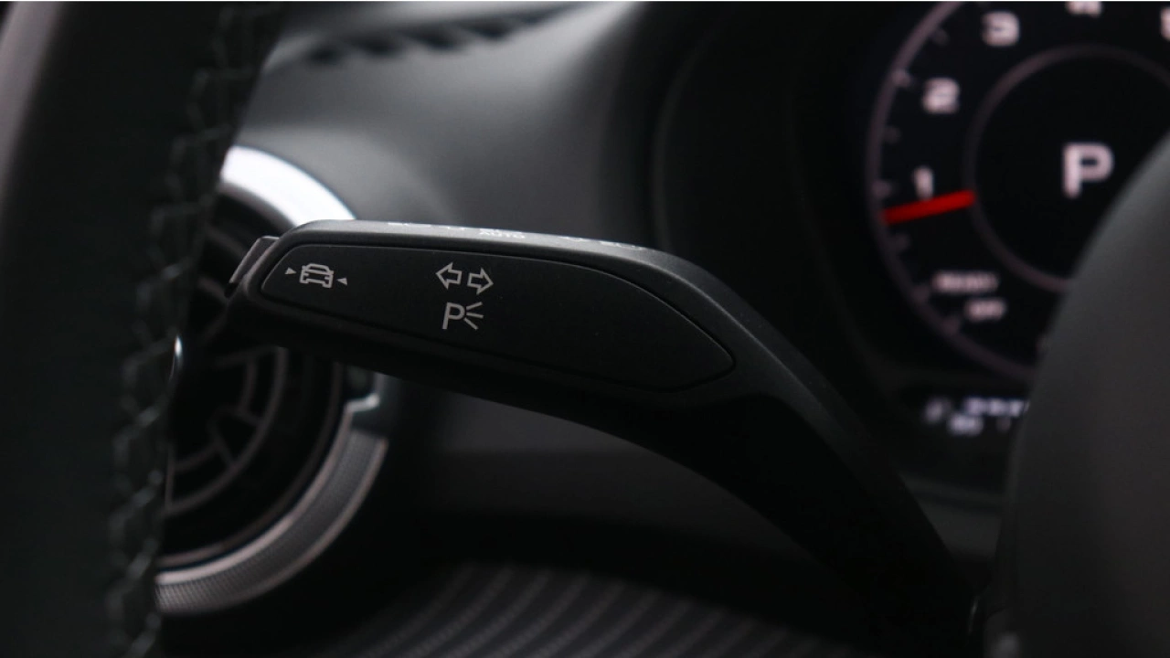 Audi Q2 35 TFSI S Edition | Navigatie | Carplay | PDC| Adaptive cruise |