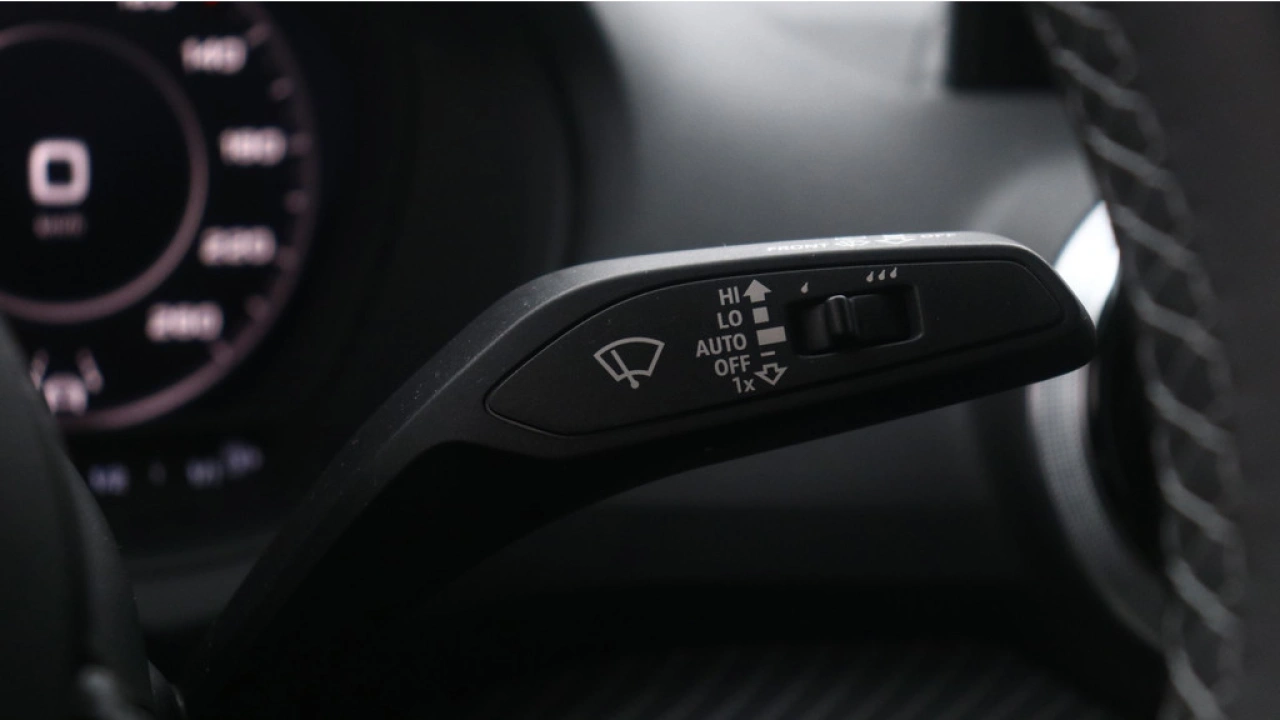 Audi Q2 35 TFSI S Edition | Navigatie | Carplay | PDC| Adaptive cruise |