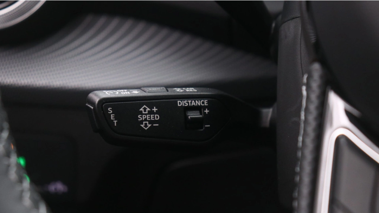 Audi Q2 35 TFSI S Edition | Navigatie | Carplay | PDC| Adaptive cruise |