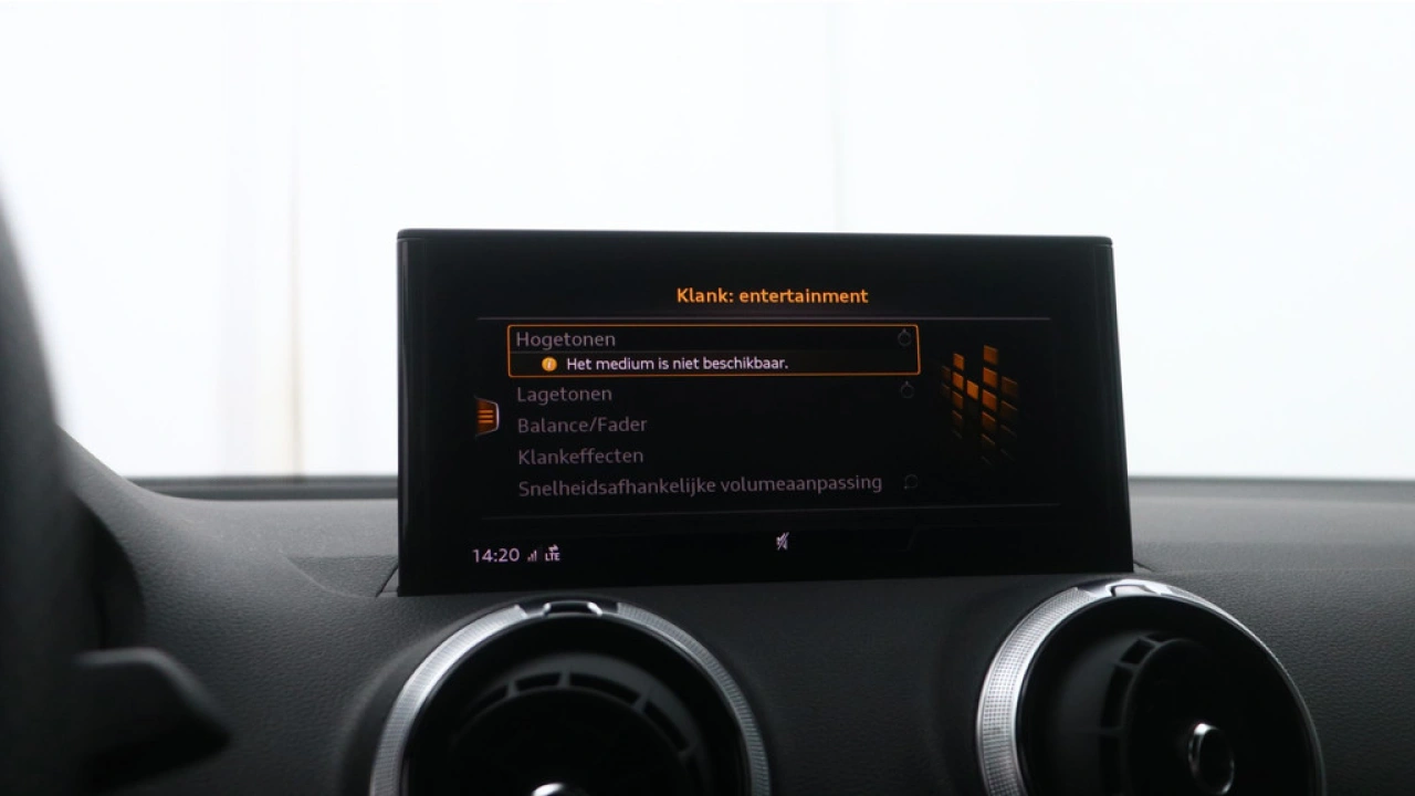 Audi Q2 35 TFSI S Edition | Navigatie | Carplay | PDC| Adaptive cruise |