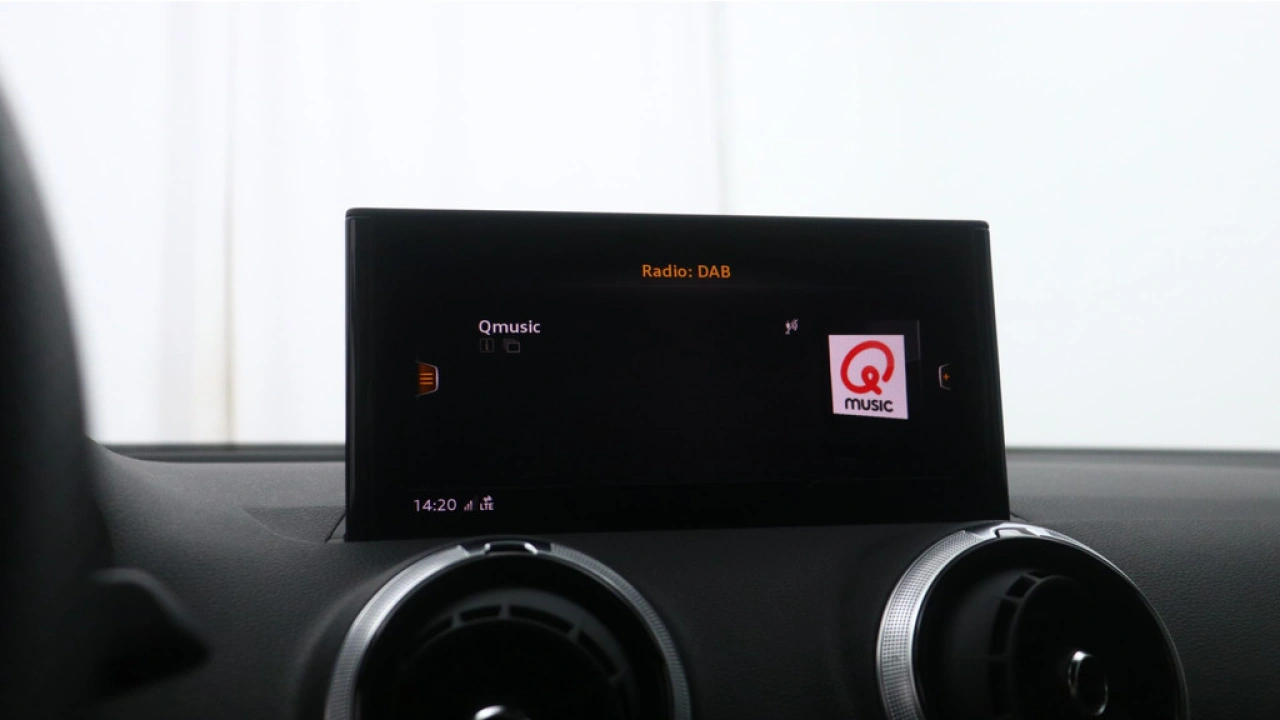 Audi Q2 35 TFSI S Edition | Navigatie | Carplay | PDC| Adaptive cruise |