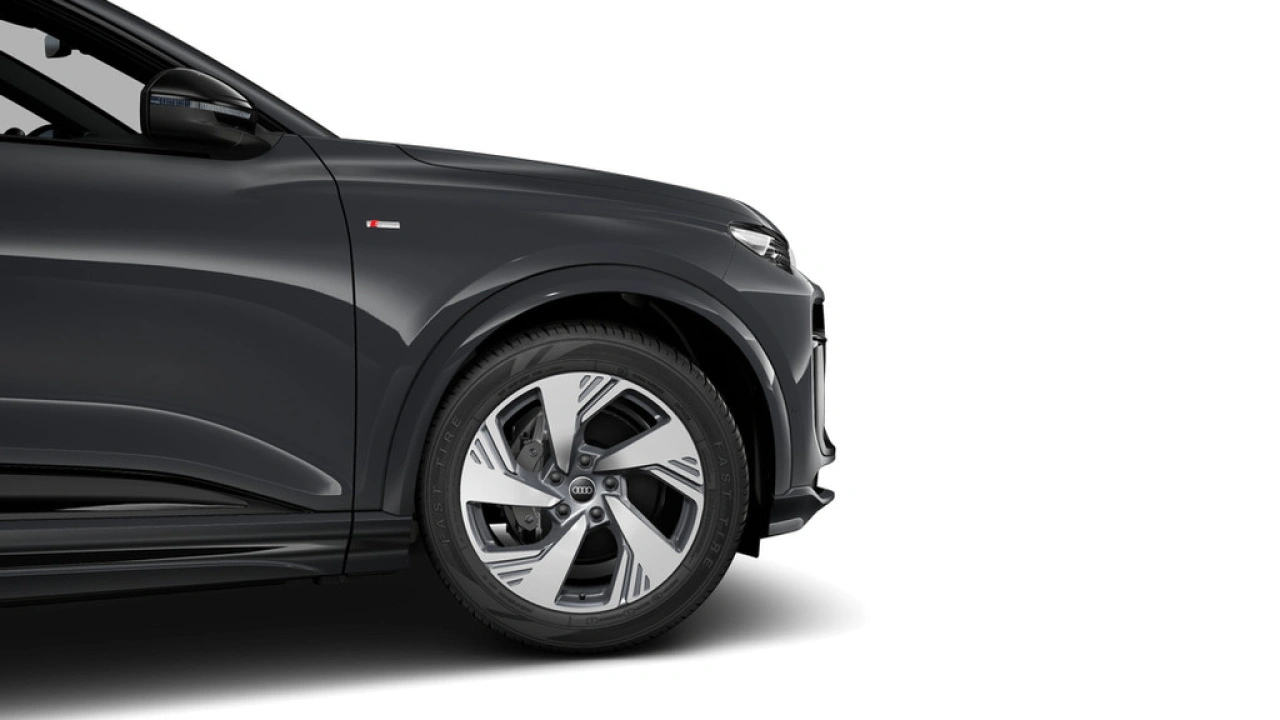 Audi Q6 e-tron performance 306 1AT Launch Edition