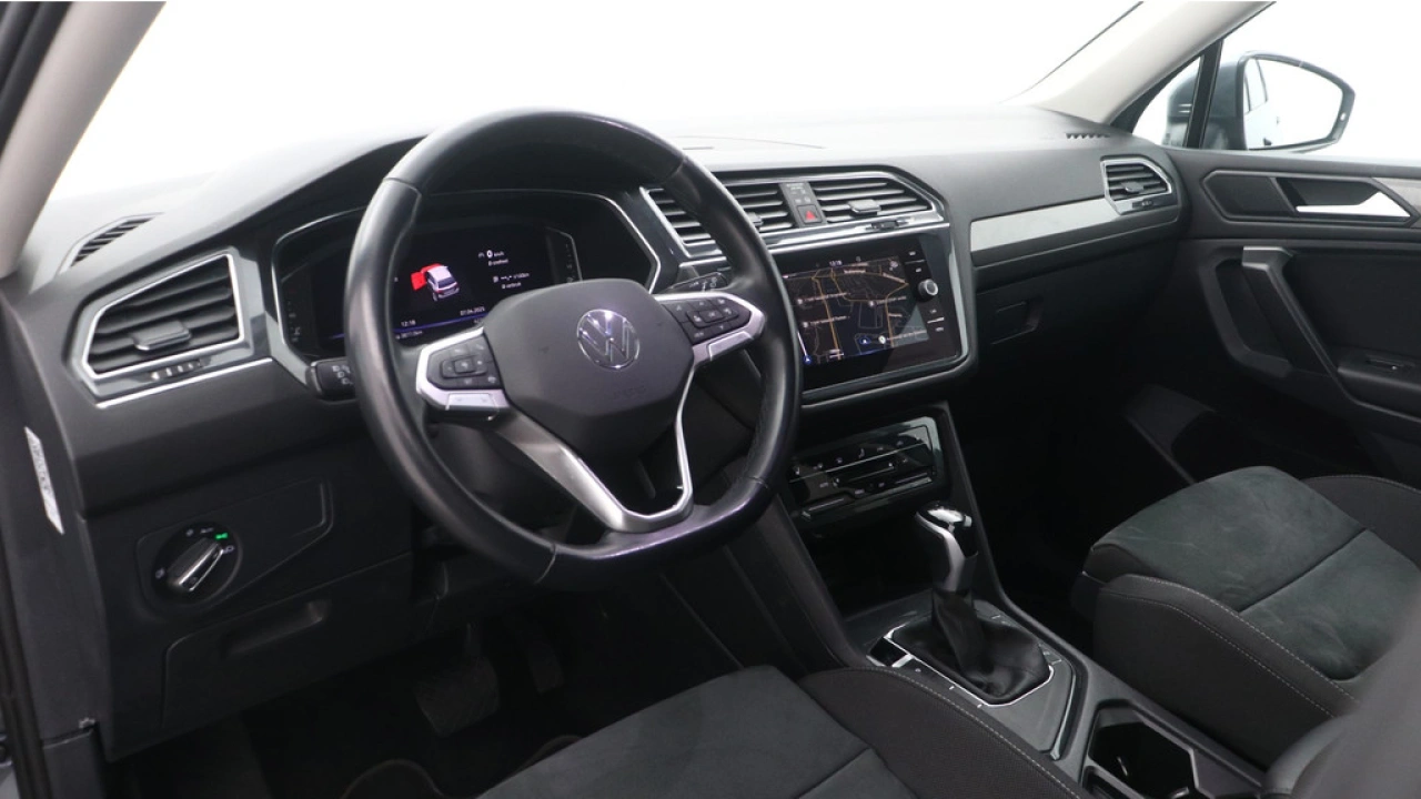Volkswagen Tiguan Allspace 1.5 TSI 150pk DSG Life Business 7p. Trekhaak