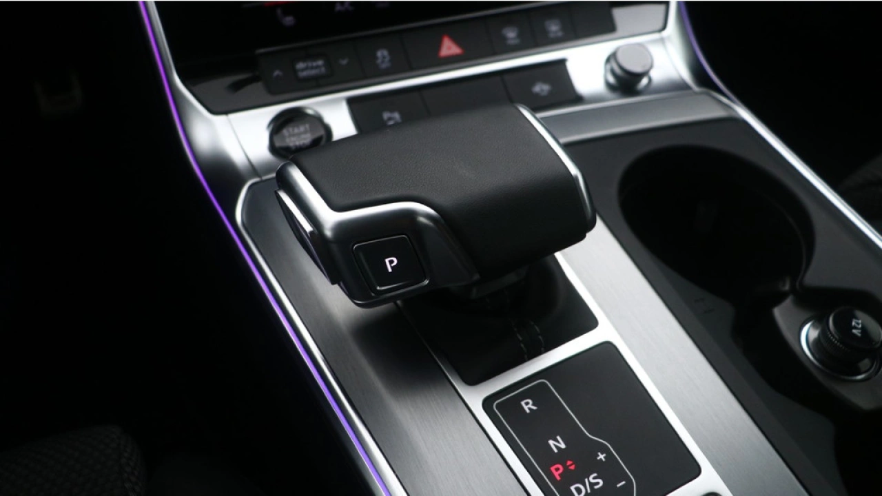 Audi A6 Avant 40 TFSI S edition Competition | Camera | Zwart optiek | Carplay |