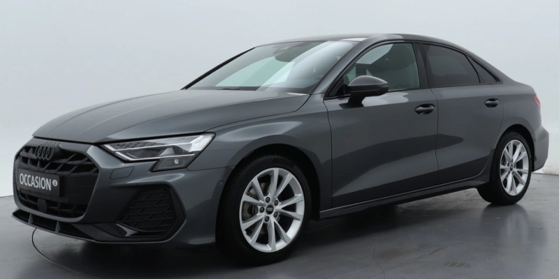 Audi A3 Limousine 30 TFSI S edition | PDC V+A | Camera | Zwart optiek | Audi Sound | Privacy glas |