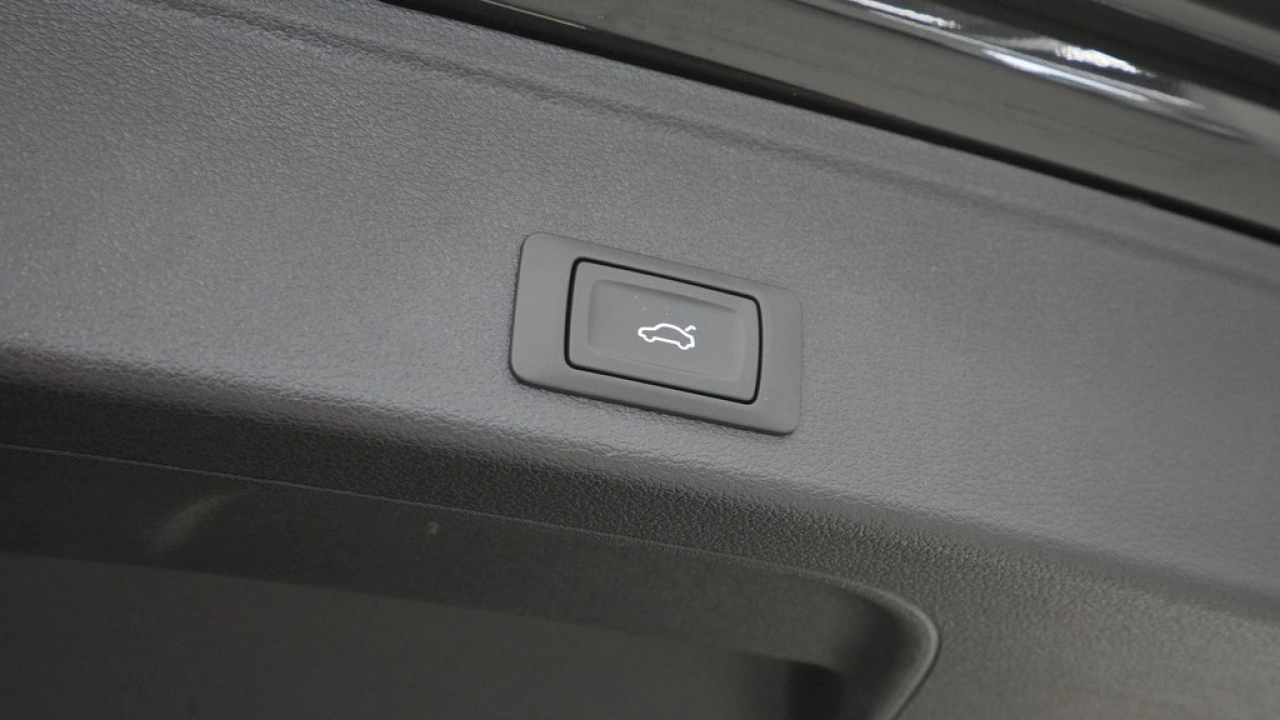 Audi A4 Avant 35 TFSI 150pk S-Tronic S-Line edition Competition