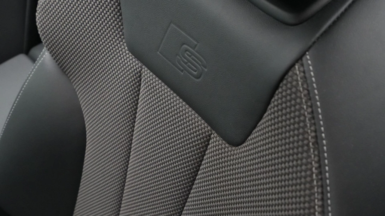 Audi A4 Avant 35 TFSI 150pk S-Tronic S-Line edition Competition