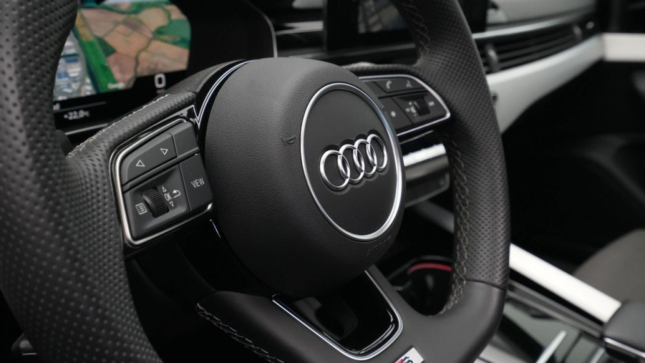 Audi A4 Avant 35 TFSI 150pk S-Tronic S-Line edition Competition