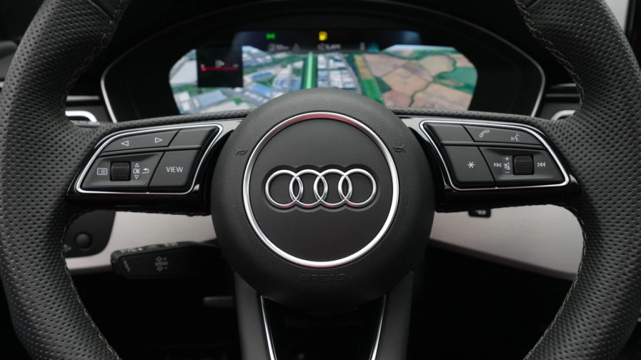 Audi A4 Avant 35 TFSI 150pk S-Tronic S-Line edition Competition